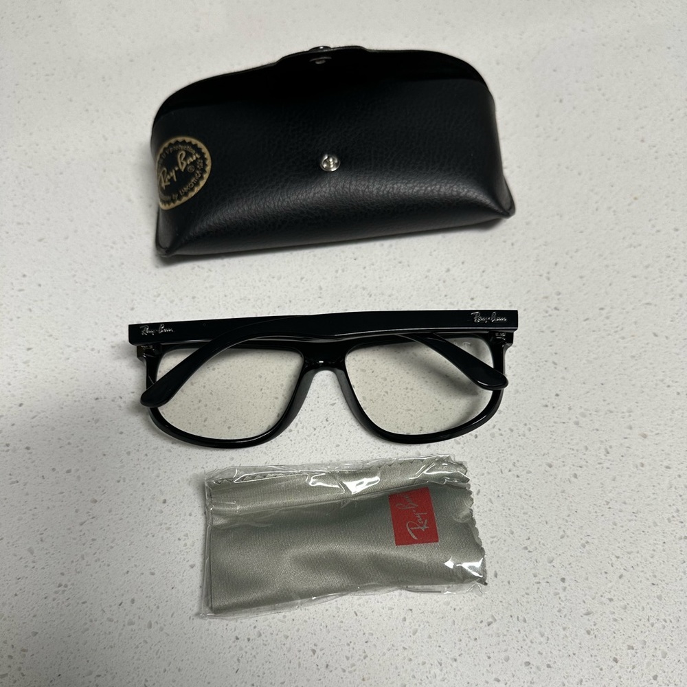 New Raybans clear glasses. Never worn